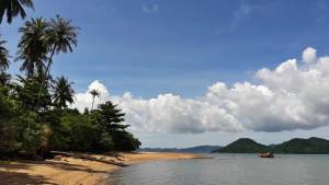 Ko Kam beach