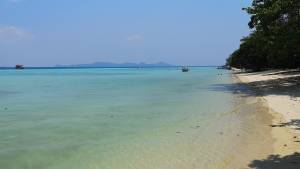 The main lagoon and beach at Ko Kradan