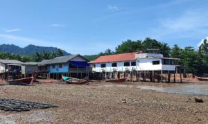 Houses on the beach at Hau-Leam